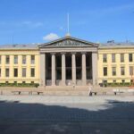 Best of Oslo Guided Walking Tour - Starting Point at University Square and First Stops
