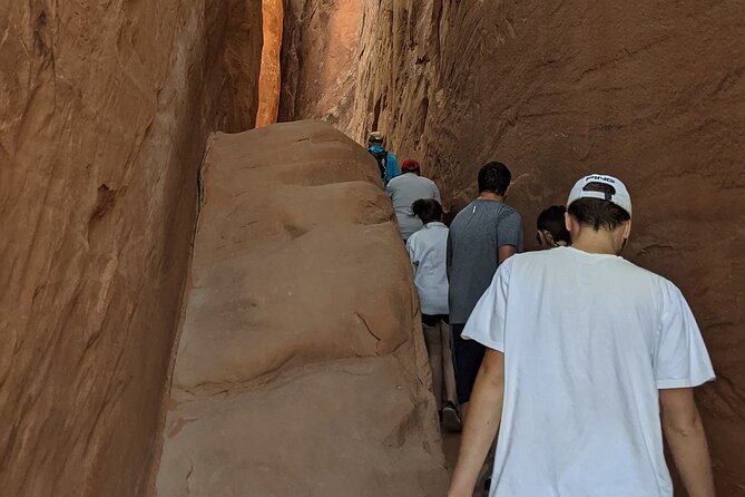 Best Scenic Arches Tours w/ Walks: Pick 3hr, 4hr, 5hr, or 7hr - The Tour Starts in Moab, Utah at 150 E Center St