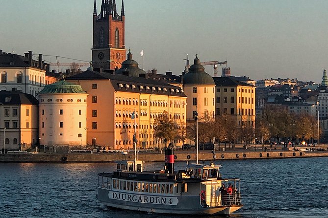 Best Stockholm Bike Tour. English, French or Spanish! - Exploring Stockholm’s City Hall and Its Views