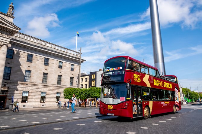 Big Bus Dublin Hop-on, Hop-off Sightseeing Tour with Live Guide - Visiting Trinity College and the Book of Kells