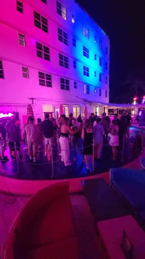 BigBeach Bar Crawl - South Beach Bar Hop and Club Experience - The 4 Venues: From Laid-back to Electric