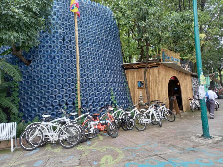 BIKE RIDE THROUGH ICONIC SITES OF THE CDMX / BREAKFAST & BEER - The Starting Point at Distrito Fijo Club de Ciclismo