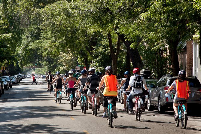 Bike Tour of Chicago's Lakefront Neighborhoods - Visiting the Historic Old Town District