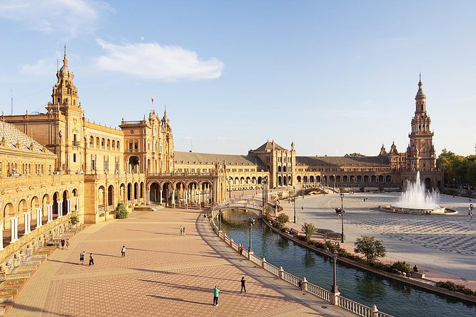 Bike tour through the monumental area of Seville - Marveling at Plaza de España and Its Significance