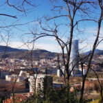 Bilbao Walking Tour and cable car in spanish - Walking Through Bilbao’s Old Town from the Estuary