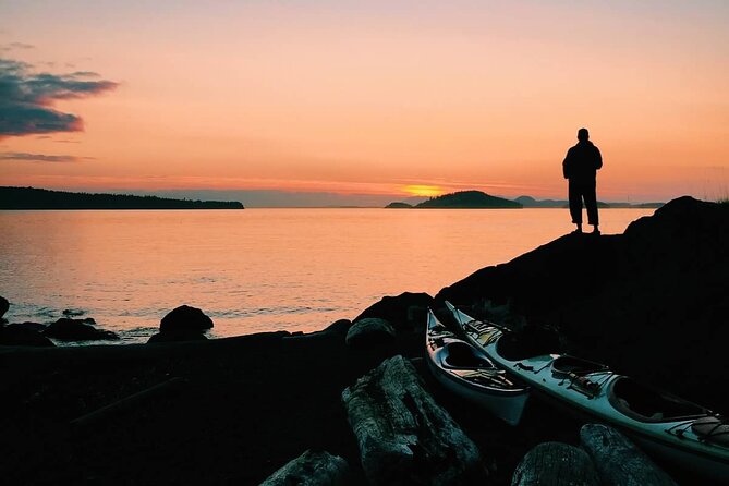 Bioluminescence and Sunset Kayak Tour in the San Juan Islands - Meet at the Friday Harbor Ferry Dock for a Scenic Start