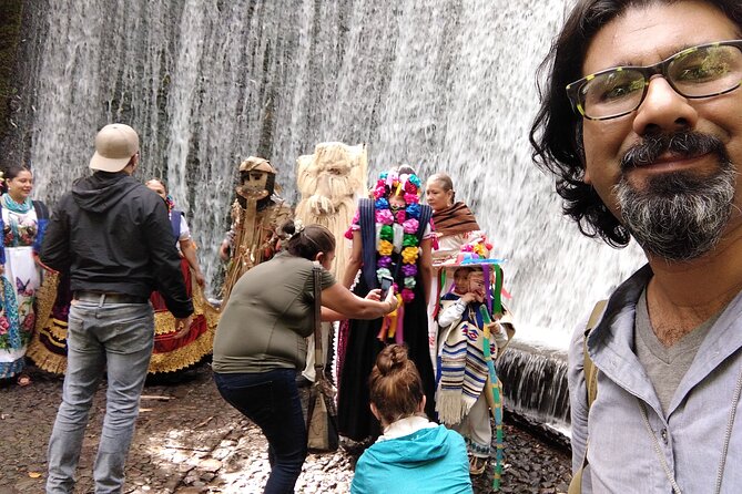 Bird Observation in the National Park of Uruapan. - Birdwatching with Professional Binoculars and Expert Guidance