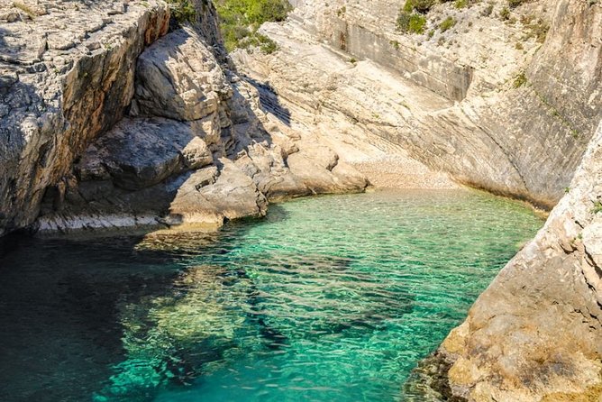 Blue cave group tour with swimming and snorkelling from Hvar - Exploring Stiniva Beach and Its Cliff-Lined Surroundings