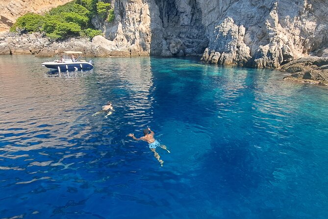 BLUE CAVE private speedboat tour with drinks - Pick-up and Departure from Dubrovniks Petar Sorkocevic Summerhouse