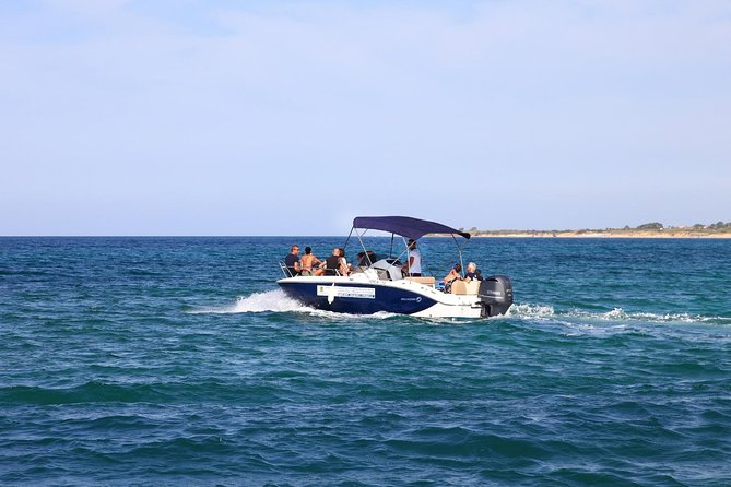 Boat and dinghy rental - What the Boats Offer: Comfort and Equipment