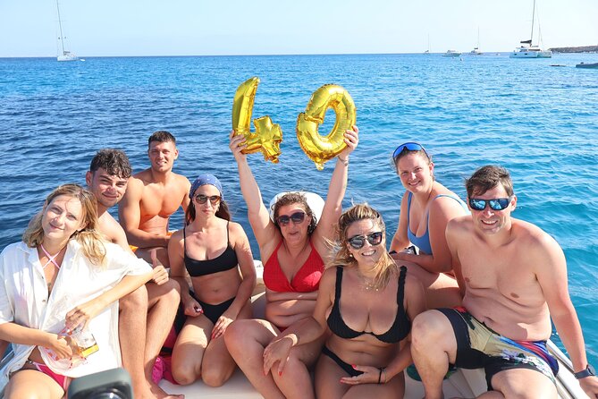 Boat excursions Favignana and Levanzo - Onboard Facilities and Expert Staff Ensure a Safe, Fun Experience