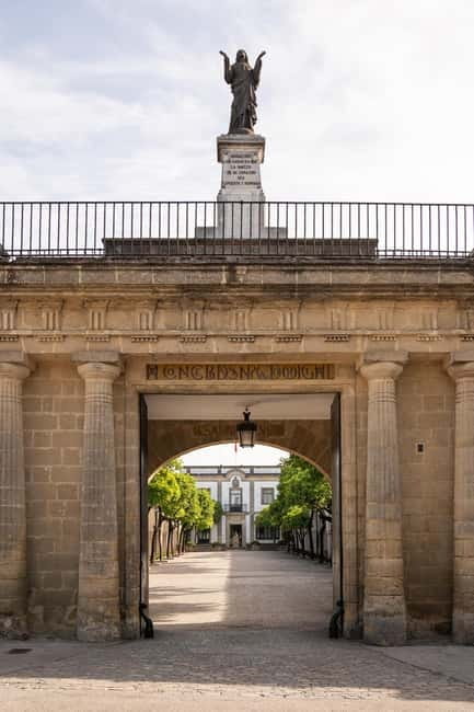 Bodegas Fundador: GOURMET EXPERIENCE TOUR - Guided Tour of Bodegas del Molino and Fundador Museum