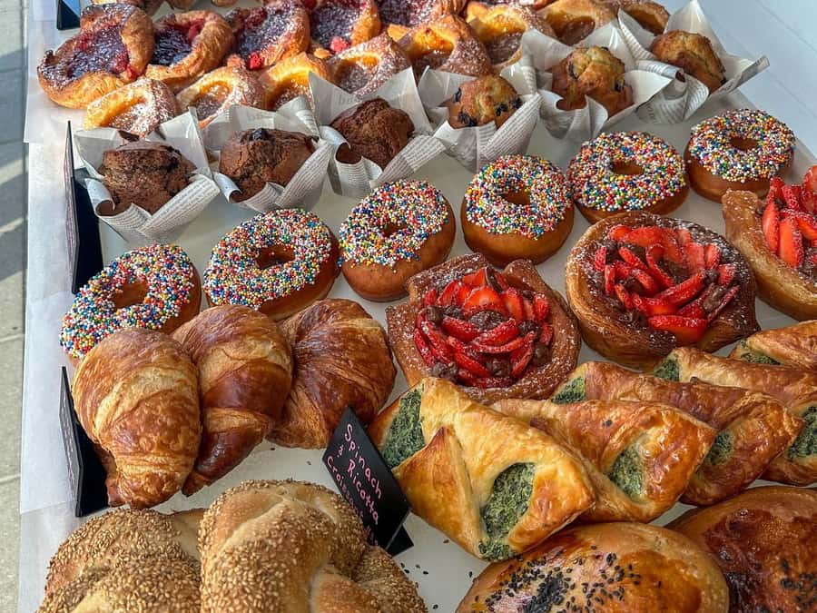 Boothbay Harbor: Guided Walking Food Tour with Tastings - First Stop: Kalers Seafood Restaurant for Mini Lobster Chowder