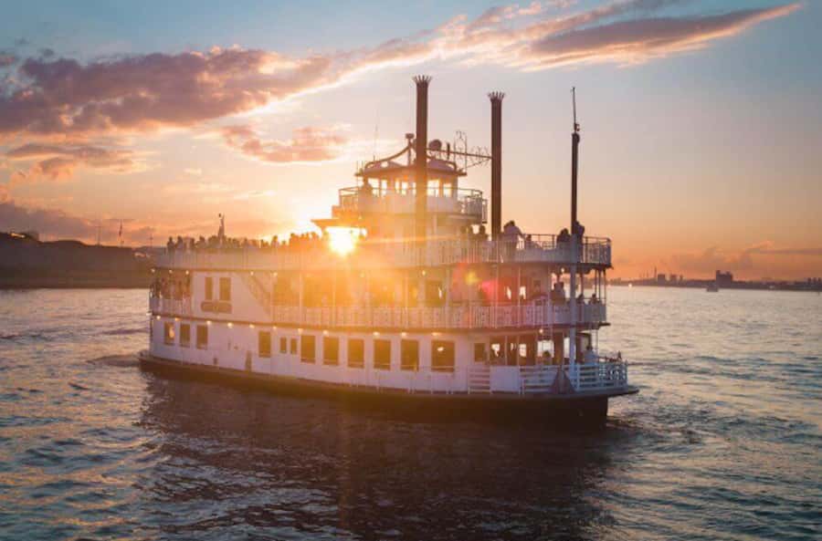 Boston Harbor: Full Moon Cruise with Champagne Option - Exploring Boston’s Inner and Outer Harbors