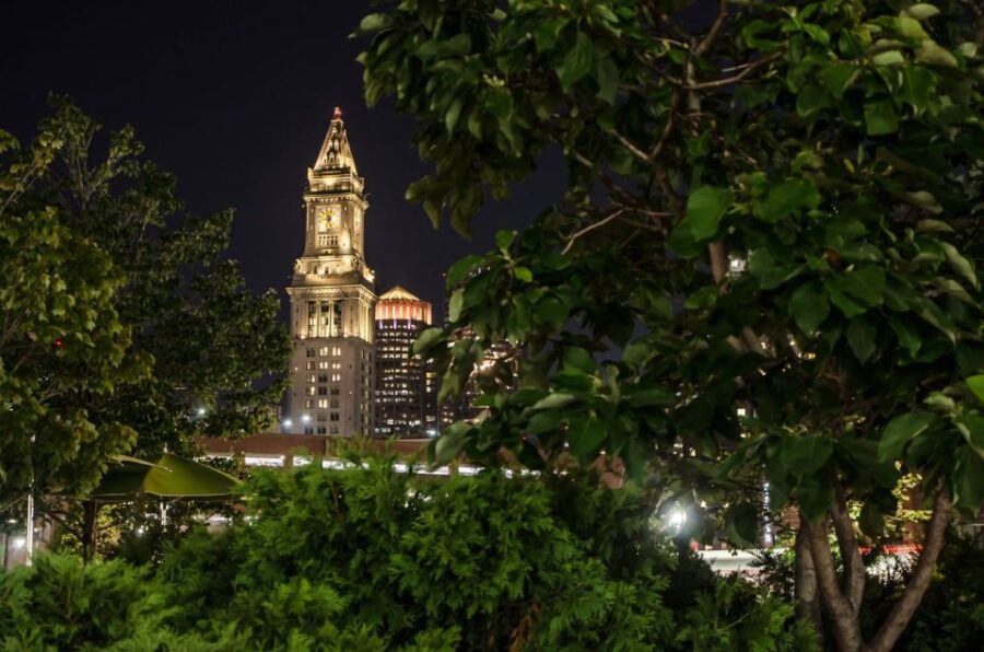 Boston: Haunted Pub Crawl of Historic Pubs and Taverns - Starting Point at Samuel Adams Statue outside Faneuil Hall