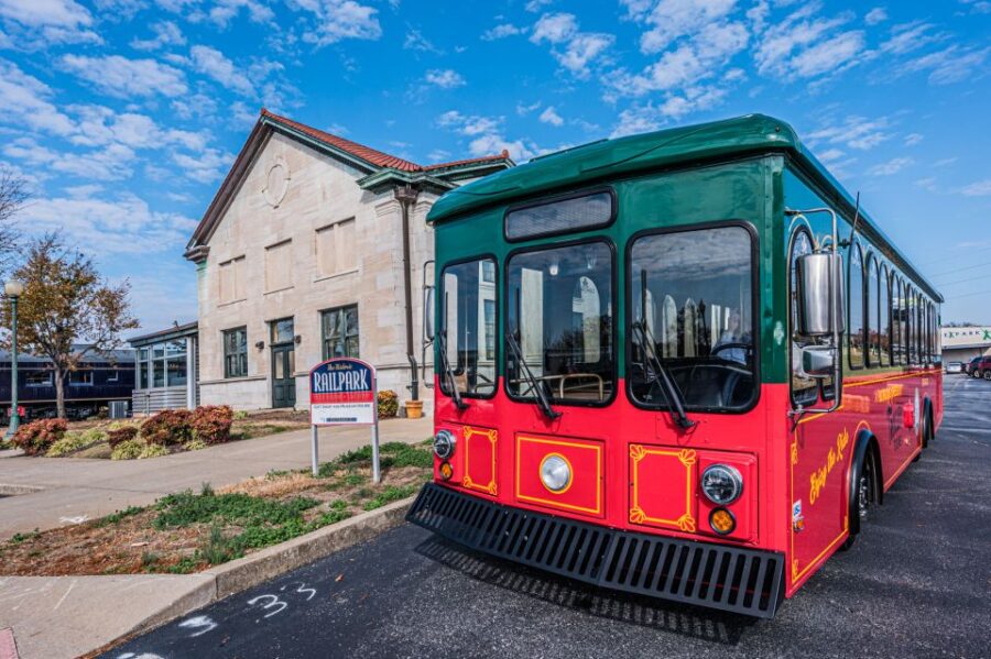 Bowling Green: City Sightseeing Tour by Trolley - Starting at the National Corvette Museum in Bowling Green