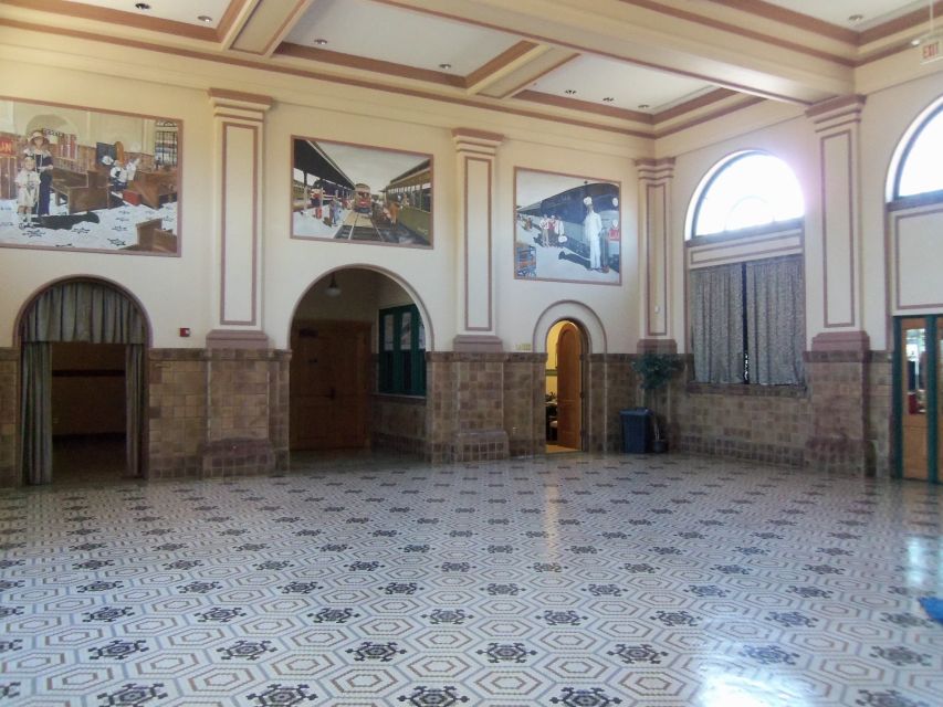 Bowling Green: Historic RailPark & Train Museum Entry & Tour - Bowling Green’s Train Museum: A Closer Look at the Entrance and Ticketing