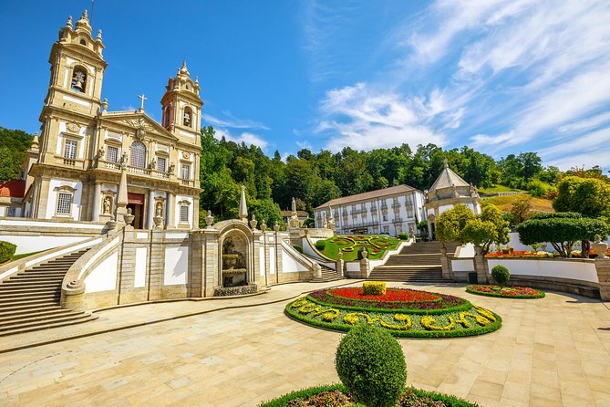 Braga and Guimarães Full Day Private Tour from Porto - Discover Guimarães Castle and Oliveira Square
