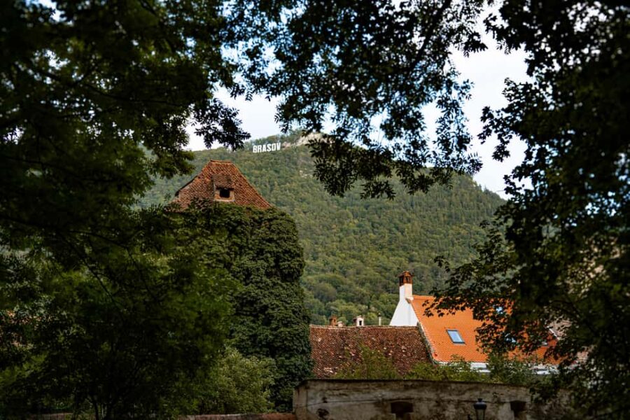Brasov: Photo Walking Tour with Professional Photos - Exploring the Scenic Park Schaeffler and White & Black Towers