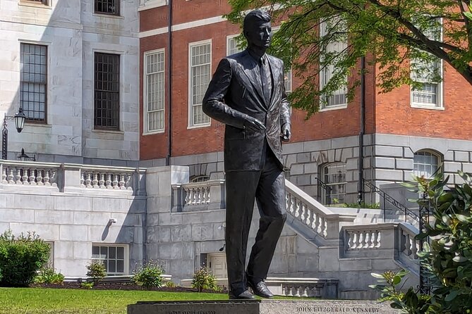 Brass and Bronze: Audio Guide to Boston's Art and Monuments - Exploring Boston’s Landmark Stops: Art, Monuments, and History