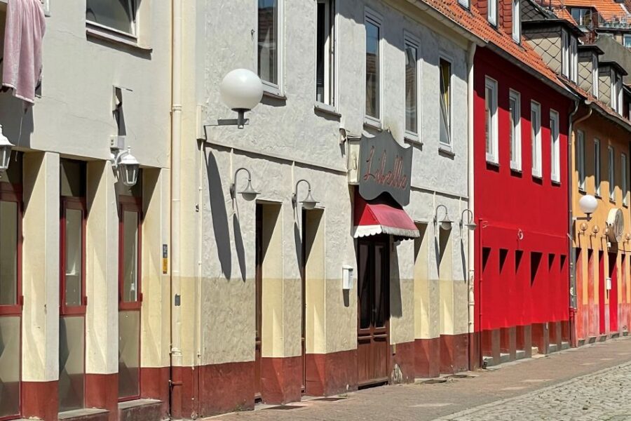 Braunschweig: Hexen, Huren und Beginen - Starting at Altstadtrathaus: The Meeting Point for History