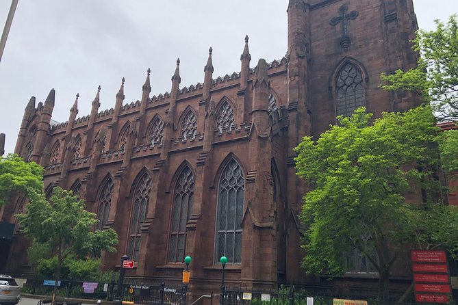 Brooklyn Heights: A Self-Guided Tour from the Promenade to Truman Capote's house - Exploring the Brooklyn Heights Promenade
