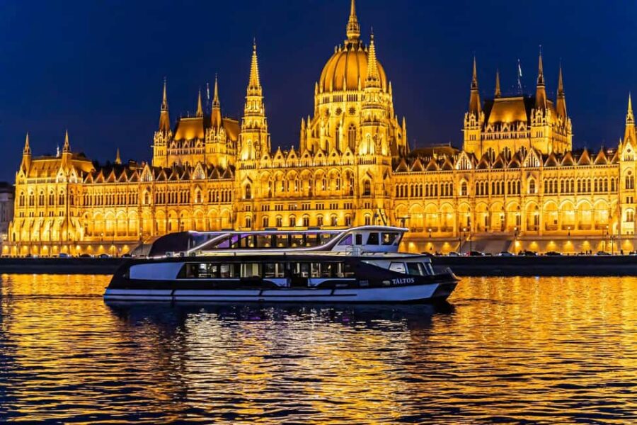 Budapest: 4-Course Dinner Cruise with Piano Bar - How the Dinner Cruise Unfolds on the Danube