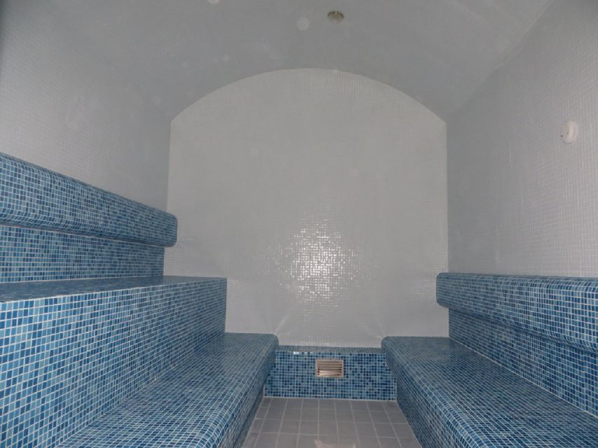 Budapest: Dandar Thermal Bath Full-Day Admission - The Charm of the Restored Art Nouveau Building