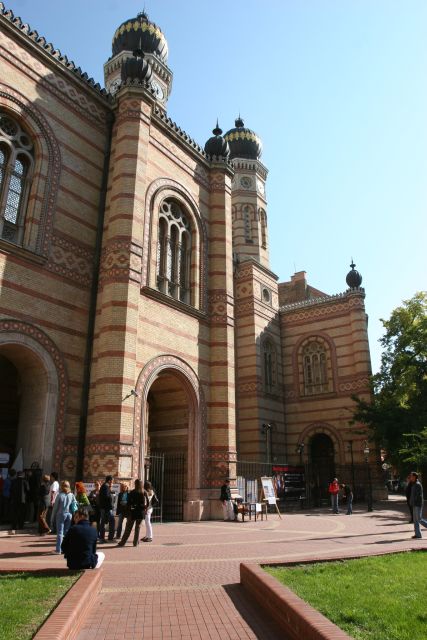 Budapest: Jewish Heritage Guided Tour with Synagogue Ticket - Starting at the Great Synagogue on Dohany Street
