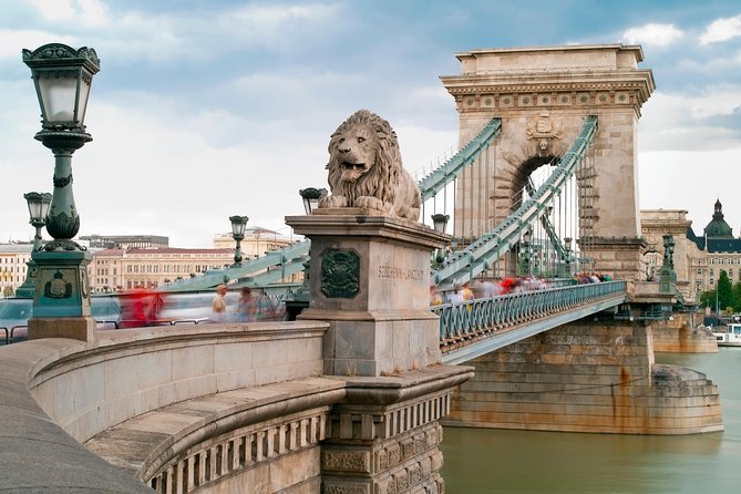 Budapest: Private 4-Hour Walking Tour with a Local - How the Tour Starts: Custom Meeting Points and Times