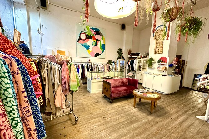 Budapest Urban Art - Private Street Art Tour with a Drink in a Ruin Bar - A Refreshing Drink in a Quirky Ruin Bar