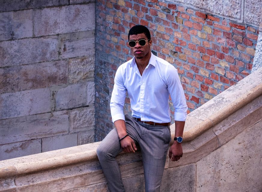 Budapest: Walking Tour and Photoshoot with Digital Photos - Starting Point and Logistics for a Seamless Experience