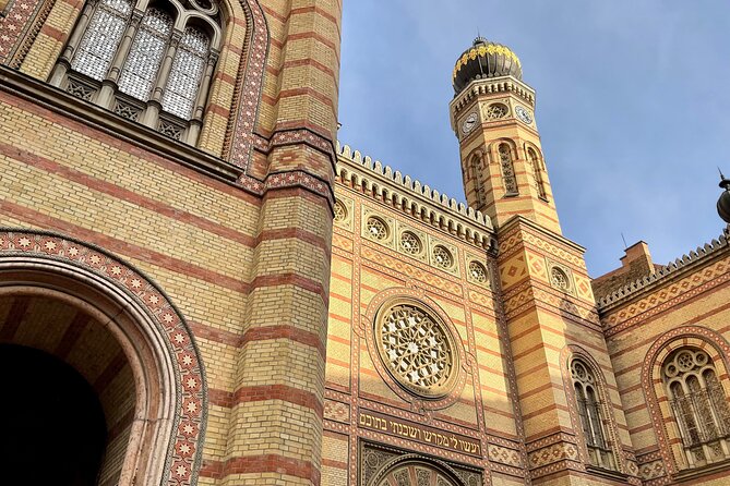 Budapest's Greatest Hits - Full Day Tour with Lunch & Metro Pass - Visiting Vajdahunyad Castle in the City Park