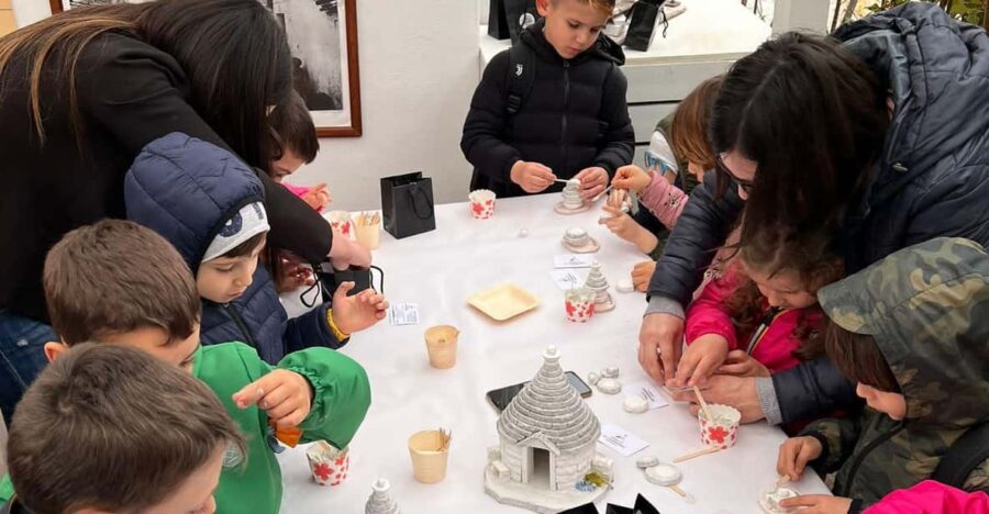 Build your own Trullo / Built your own Trullo - Building a Trullo with Craftsman Leo