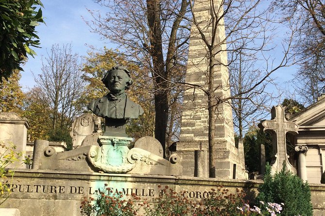 Bundle of Père Lachaise Cemetery: Self-Guided Audio Tours - Exploring the Famous Graves: Wilde, Piaf, and More