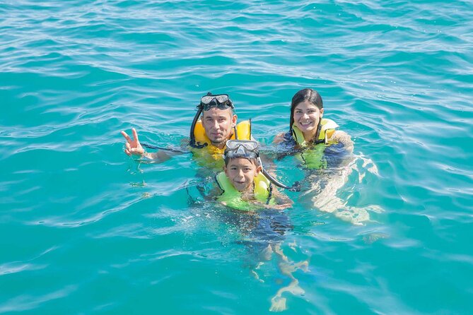 Cabo Catamaran Snorkel Arch and Santa Maria Bay Open Bar Snacks - Snorkeling at Santa Maria Bay, a Marine Sanctuary