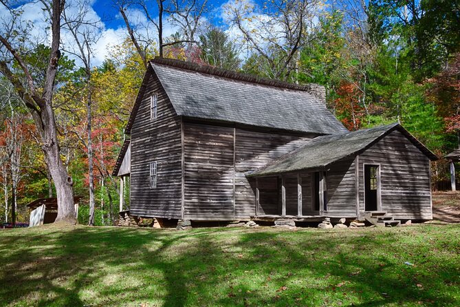Cades Cove Sightseeing Self-Guided Driving Audio Tour - Waterfalls, Hiking Trails, and Nature