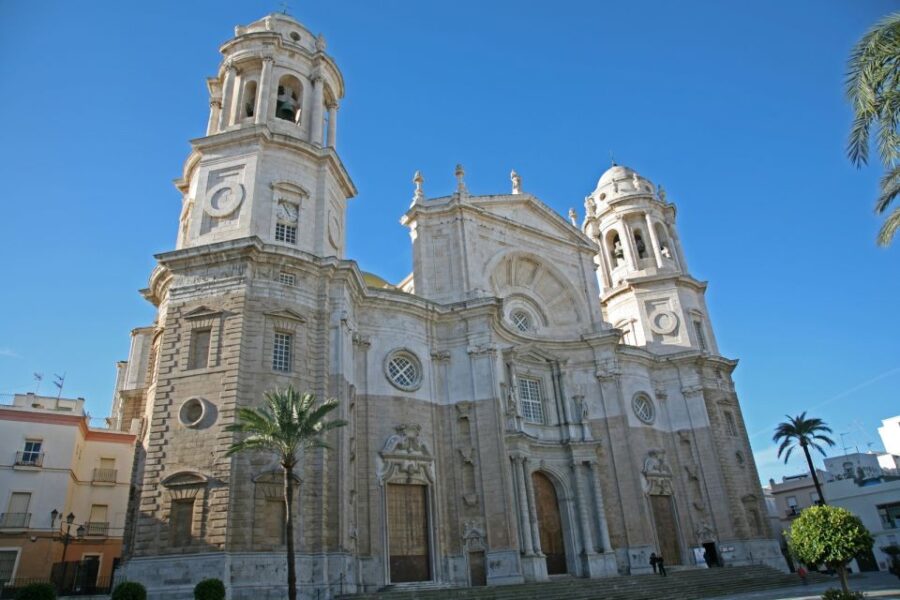 Cadiz: City Walking Tour to Torre Tavira and the Cathedral - Inside the Cadiz Cathedral: Oyster Stone and Stunning Interiors