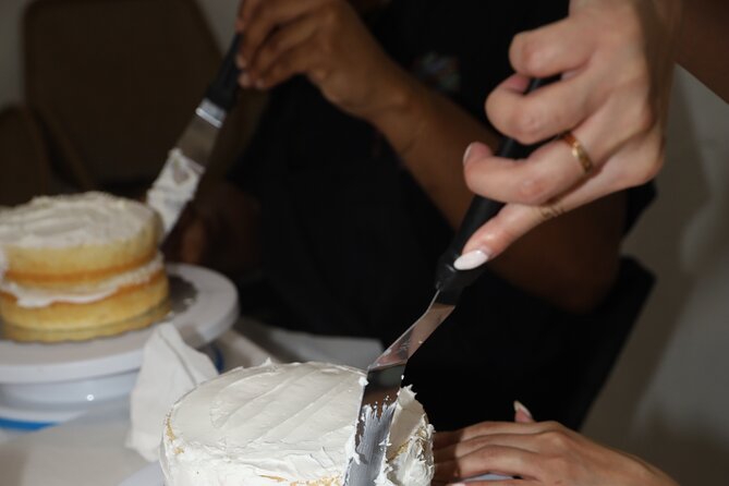 Cake Decorating in Houston - The Focus on Hands-On Cake Decorating Techniques