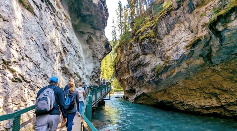 Calgary/Banff: Lake Louise, Minewanka & Johnston Canyon Trip - Johnston Canyon: Waterfalls and Light Hikes