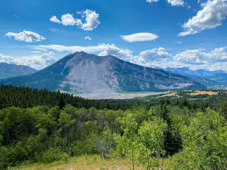 Calgary: Crowsnest Pass Tea & Tapas Experience - Pickup in Southeast Calgary and the Scenic Drive to Crowsnest Pass