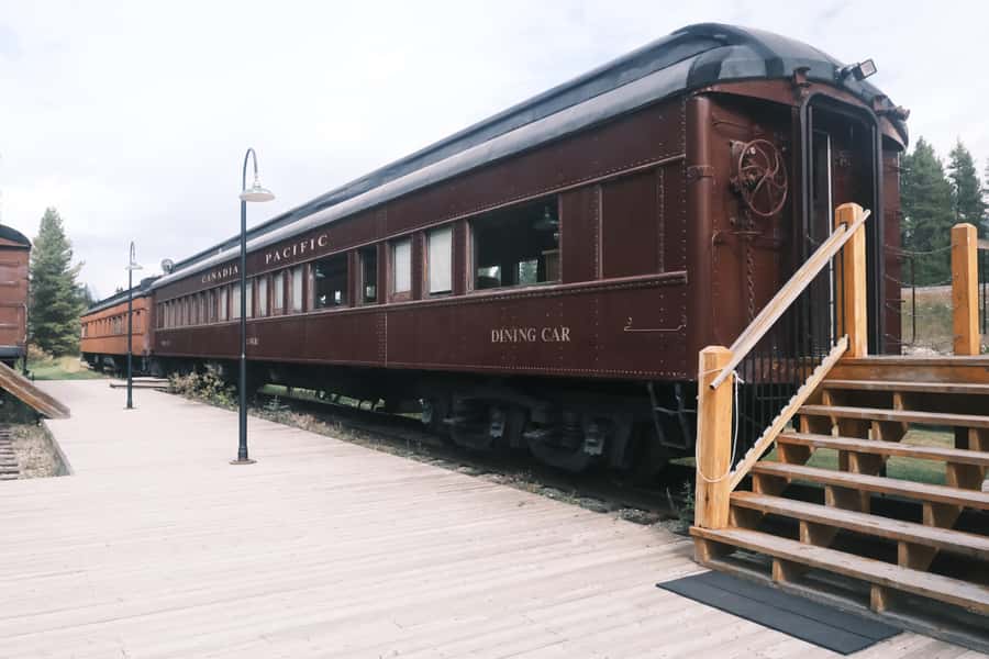 Calgary: Follow the Historical Canadian Pacific Railway - Starting at Calgary and Scenic Viewpoints