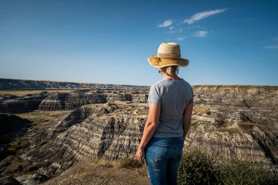 Calgary: Guided Drumheller Small Group Tour Museum, Hoodoos - Exploring Drumheller’s Iconic Attractions