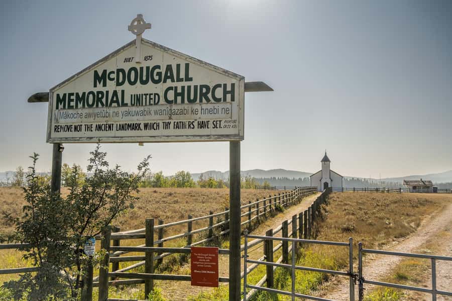 Calgary: Iconic 1a Hwy, Banff, Lake Louise, Canmore Day Trip - The Scenic Route Along the 1A Highway