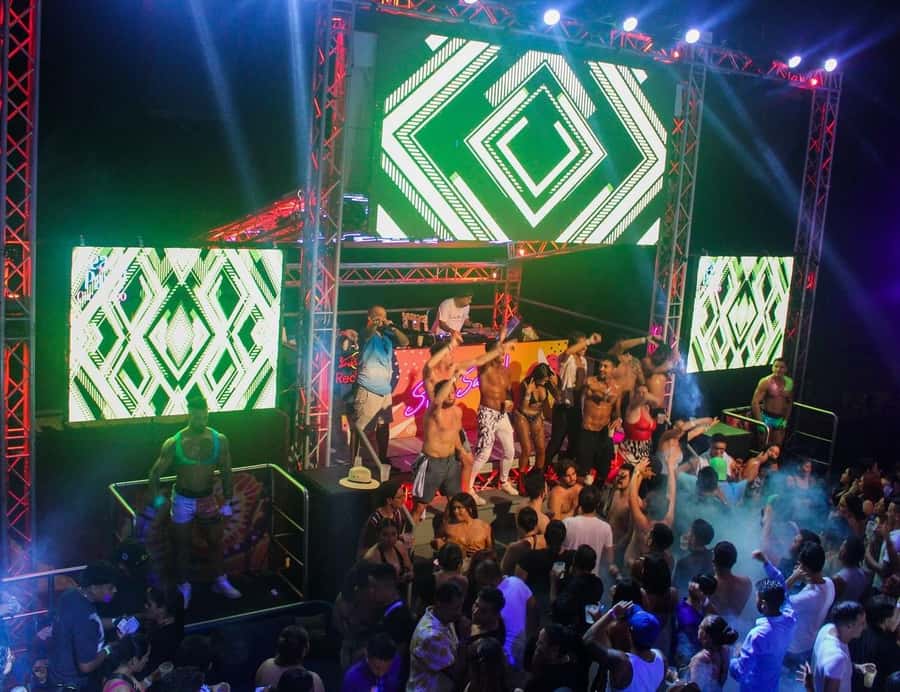 Cancun: Beach Party Cocobongo Sunrise after Semana Santa - Live DJs and Entertainment Lineup