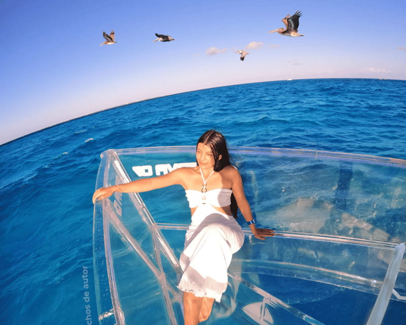 Cancun: Boat trip with transparent bottom and drinks - The Unique Experience of a Transparent Boat