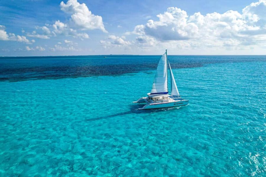 Cancun: Chichen Itza + Catamaran to Isla Mujeres combo in 2 days - The Second Day: Sailing to Isla Mujeres on a Catamaran