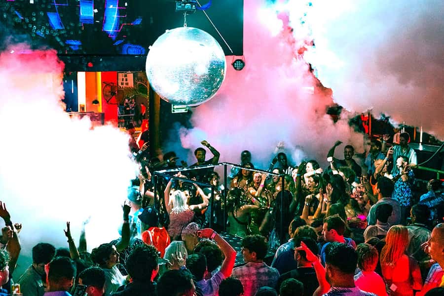 Cancun Madness Open Bar Crawl - The Start at Señor Frogs and Check-In Process