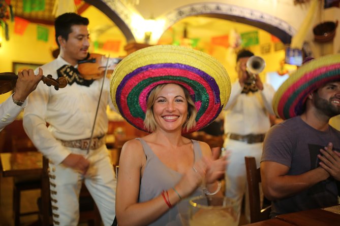 Cancun Night Combo: Taco & Beer Tour and Coco Bongo Show & Drinks - Exploring the Stops: From Tacos to Night Market