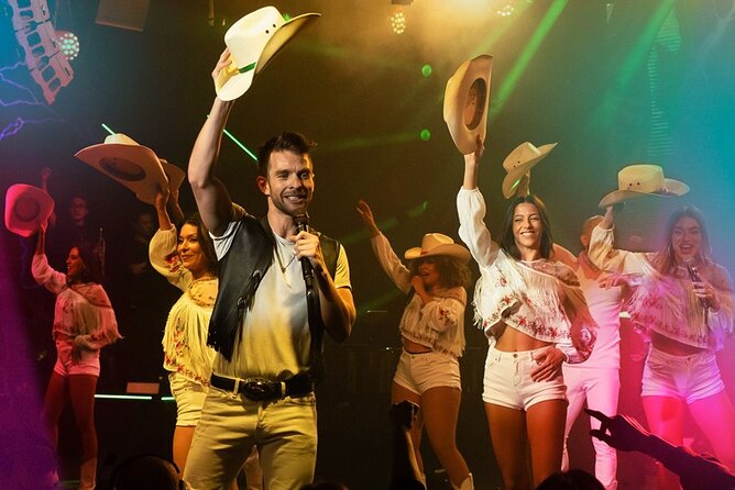 Cancun Night Show: MYST Mexican Madness - The Evening Begins with Cocktails and Gourmet Dining